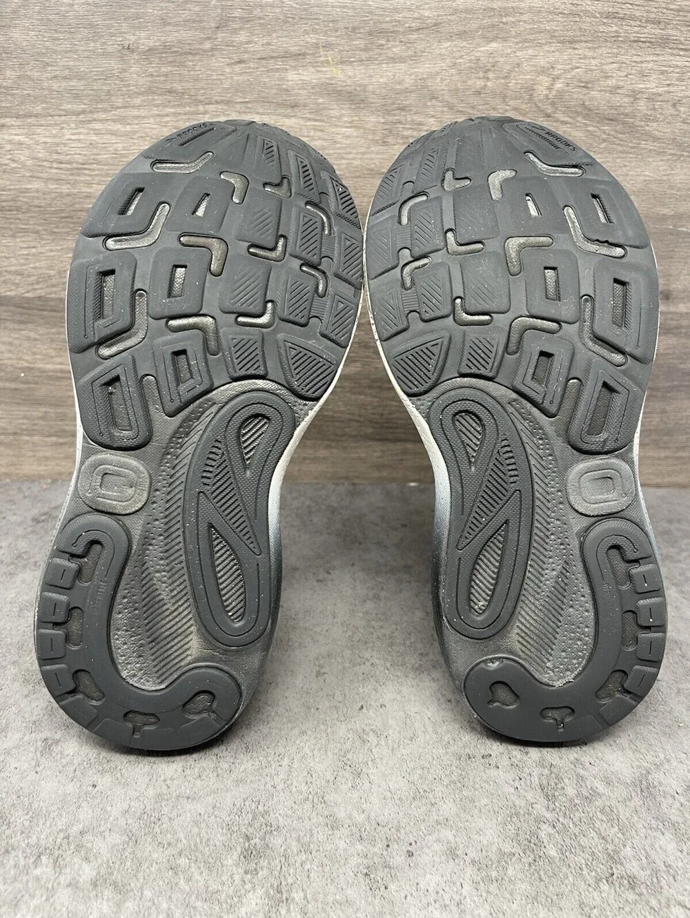 Brooks Adrenaline GTS 24 Running Shoes Womens Size 6.5 Black Lilac Purple
